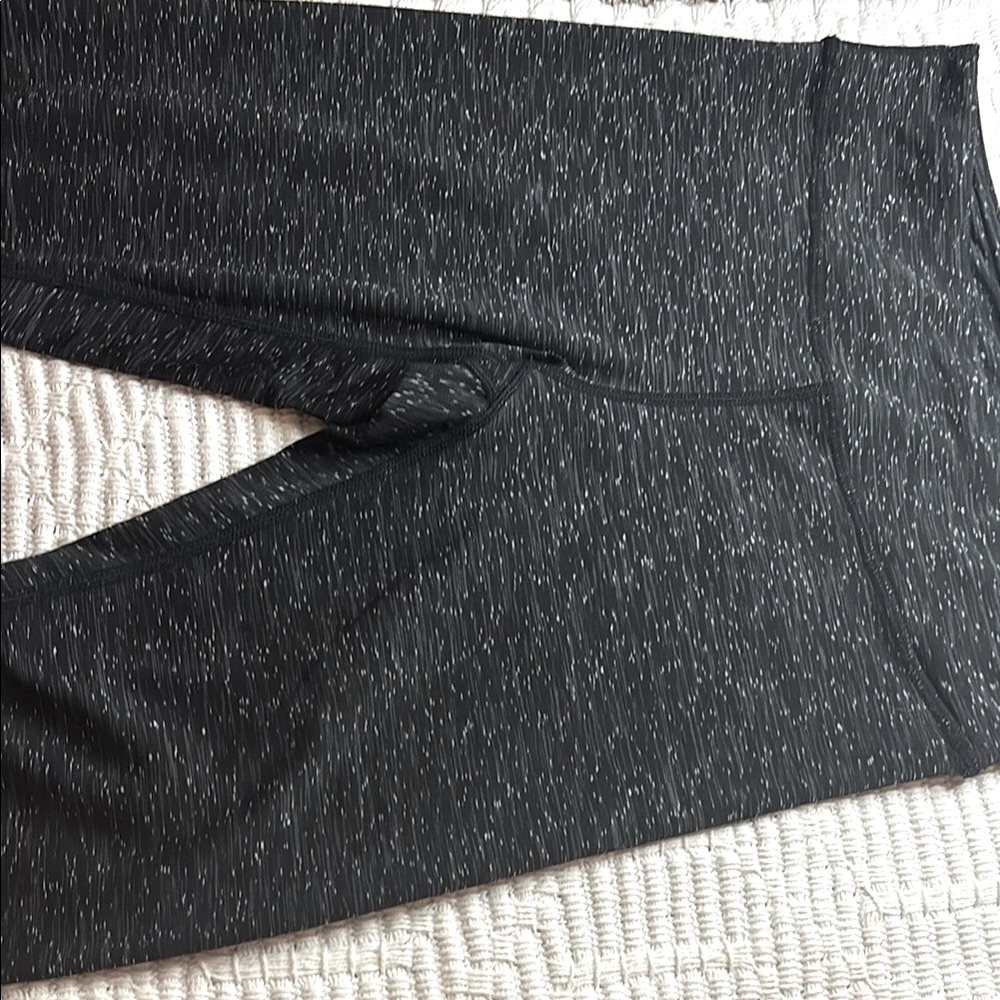 Black and Gray Patterned Leggings